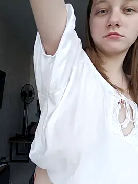 Snapshot of Bonechka chatting on September 19, 2025, 4:25 am Bonechka online show from September 19, 2025, 4:25 am