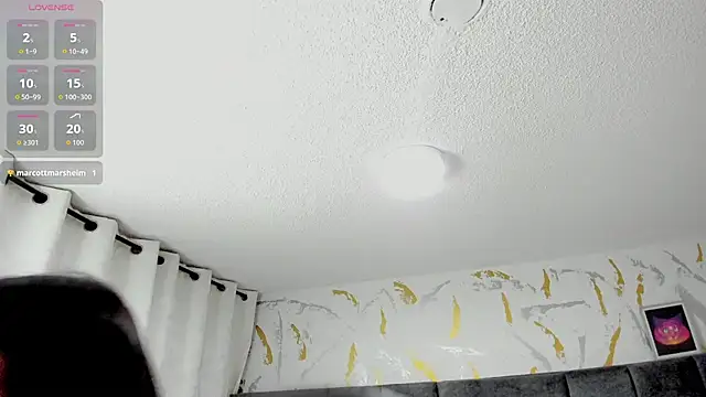 Cristal Velle online show from December 3, 2025, 12:36 pm