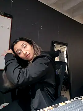 Snapshot of Isabella_Varella chatting on October 28, 2025, 1:03 pm Isabella Varella online show from October 28, 2025, 1:03 pm