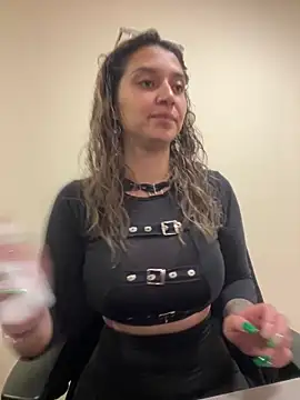 Isabella Varella online show from March 9, 2026, 1:04 pm