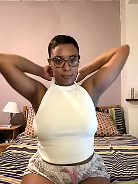 Snapshot of Melia_Rayne chatting on October 22, 2025, 7:24 pm Melia Rayne online show from October 22, 2025, 7:24 pm