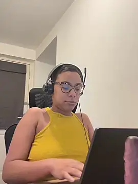 Melia Rayne online show from December 16, 2025, 10:53 am