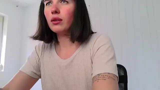 neferutt online show from April 8, 2026, 4:07 pm