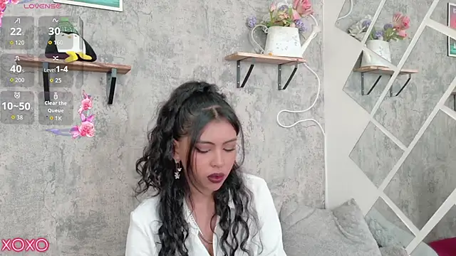 Devil AliceXo online show from May 4, 2026, 8:27 pm