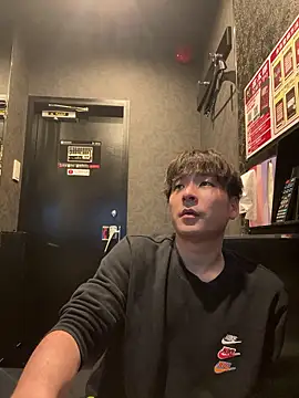 Snapshot of waka3232 chatting on April 19, 2026, 12:54 am waka3232 online show from April 19, 2026, 12:54 am