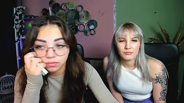 kiki swan online show from December 4, 2025, 6:44 am