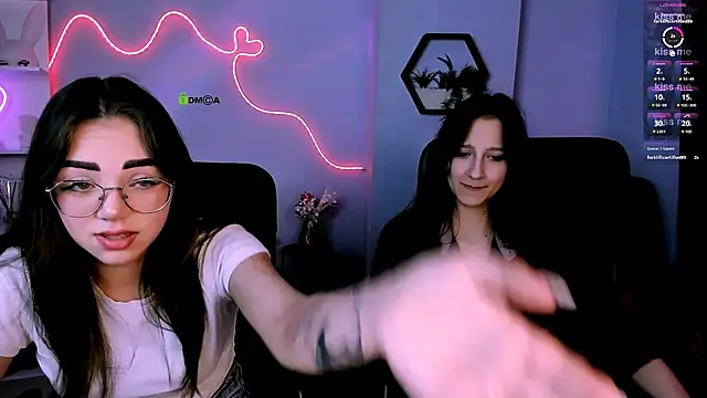 kiki swan online show from February 3, 2026, 8:36 pm