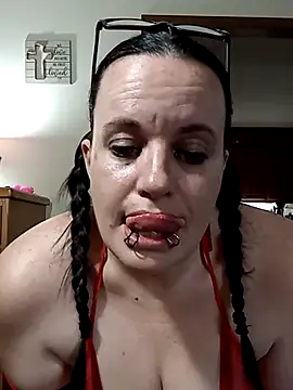 cattlegurl online show from March 4, 2025, 8:27 pm