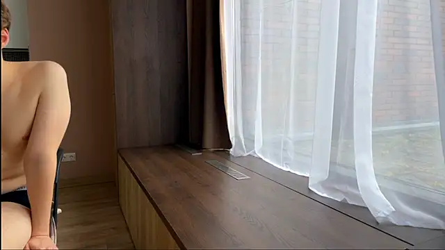 Snapshot of Aurora_5 chatting on October 28, 2025, 7:56 am Aurora 5 online show from October 28, 2025, 7:56 am