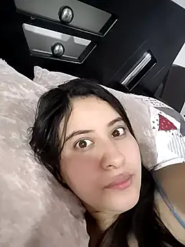 Snapshot of mialorents chatting on February 15, 2026, 4:58 pm mialorents online show from February 15, 2026, 4:58 pm