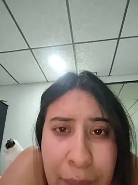 Snapshot of mialorents chatting on February 16, 2026, 7:43 pm mialorents online show from February 16, 2026, 7:43 pm