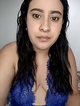 Snapshot of mialorents chatting on March 4, 2026, 6:58 pm mialorents online show from March 4, 2026, 6:58 pm