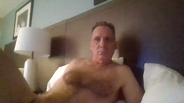 Snapshot of HunkofRock chatting on September 25, 2025, 8:40 am HunkofRock online show from September 25, 2025, 8:40 am