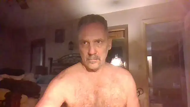 Snapshot of HunkofRock chatting on November 13, 2025, 1:10 pm HunkofRock online show from November 13, 2025, 1:10 pm