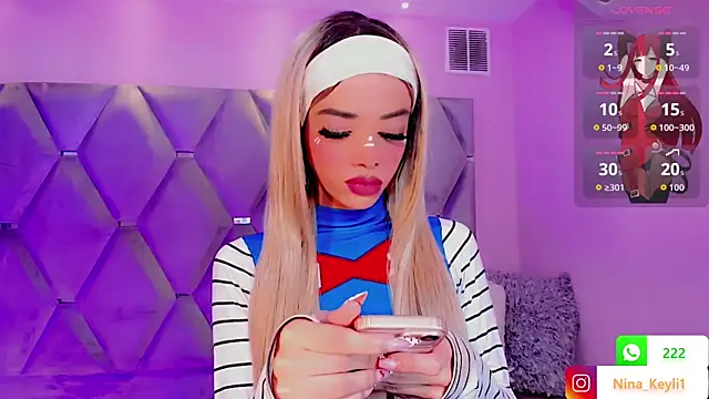 Snapshot of Nina_Keyli chatting on October 8, 2025, 9:01 pm Nina Keyli online show from October 8, 2025, 9:01 pm