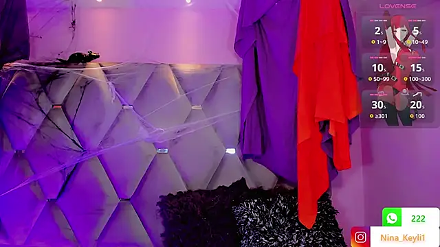 Snapshot of Nina_Keyli chatting on October 21, 2025, 7:25 pm Nina Keyli online show from October 21, 2025, 7:25 pm