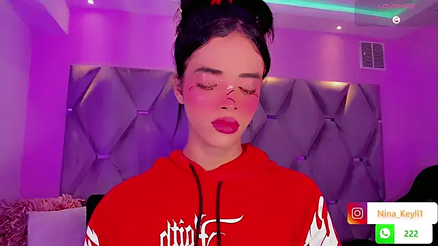 Nina Keyli online show from November 22, 2025, 7:57 pm