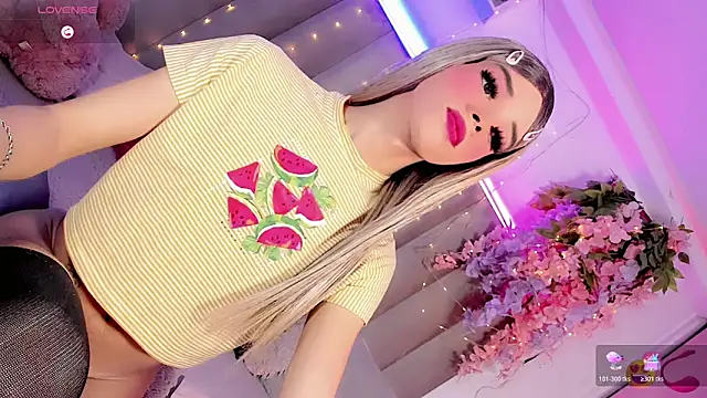 Snapshot of Nina_Keyli chatting on June 15, 2026, 9:50 pm Nina Keyli online show from June 15, 2026, 9:50 pm