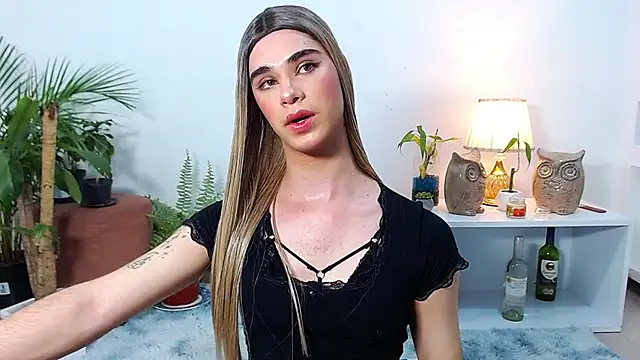 juanes puthee online show from March 15, 2026, 3:56 am