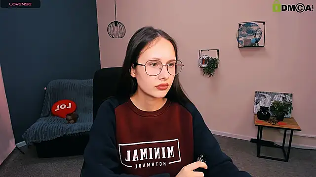 mona cloud online show from March 15, 2025, 2:55 pm