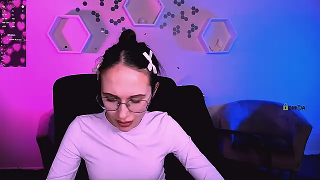 Snapshot of mona_cloud chatting on December 1, 2025, 1:10 am mona cloud online show from December 1, 2025, 1:10 am