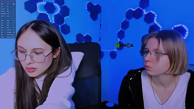 Snapshot of mona_cloud chatting on December 14, 2025, 8:35 pm mona cloud online show from December 14, 2025, 8:35 pm