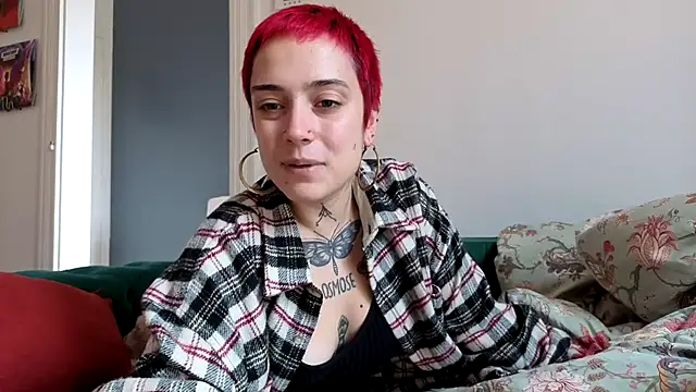 Snapshot of OllympeKaii chatting on October 1, 2025, 11:05 am OllympeKaii online show from October 1, 2025, 11:05 am