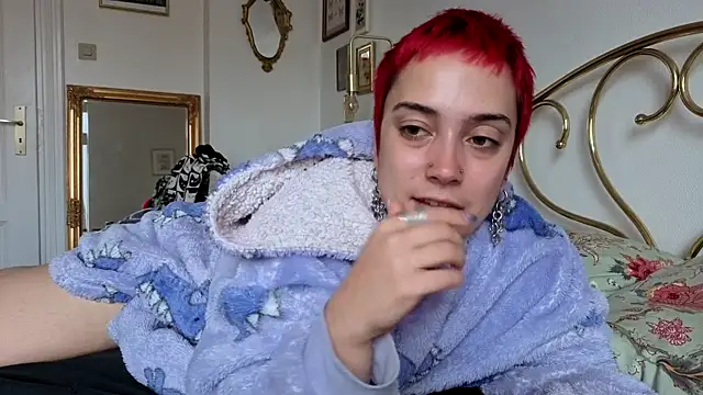 Snapshot of OllympeKaii chatting on October 4, 2025, 9:18 am OllympeKaii online show from October 4, 2025, 9:18 am