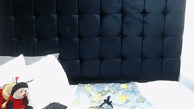 Snapshot of TaurusClitCake chatting on October 6, 2025, 6:55 am TaurusClitCake online show from October 6, 2025, 6:55 am