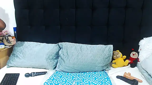 Snapshot of TaurusClitCake chatting on November 2, 2025, 5:54 am TaurusClitCake online show from November 2, 2025, 5:54 am