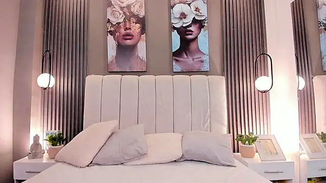 GiannaColling1 online show from January 12, 2026, 8:03 pm