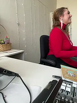 Snapshot of Juicy_PeachLux chatting on March 9, 2025, 11:03 am Juicy PeachLux online show from March 9, 2025, 11:03 am