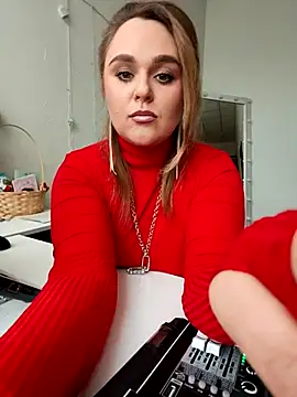 Snapshot of Juicy_PeachLux chatting on March 13, 2025, 10:36 am Juicy PeachLux online show from March 13, 2025, 10:36 am