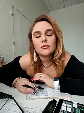 Snapshot of Juicy_PeachLux chatting on March 19, 2025, 8:55 am Juicy PeachLux online show from March 19, 2025, 8:55 am