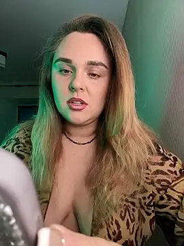 Snapshot of Juicy_PeachLux chatting on September 9, 2025, 2:05 pm Juicy PeachLux online show from September 9, 2025, 2:05 pm