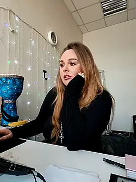 Snapshot of Juicy_PeachLux chatting on February 7, 2026, 8:40 am Juicy PeachLux online show from February 7, 2026, 8:40 am