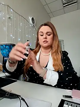 Snapshot of Juicy_PeachLux chatting on February 8, 2026, 7:45 am Juicy PeachLux online show from February 8, 2026, 7:45 am