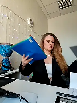 Snapshot of Juicy_PeachLux chatting on March 18, 2026, 7:00 am Juicy PeachLux online show from March 18, 2026, 7:00 am