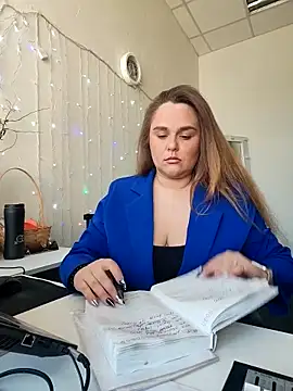Juicy PeachLux online show from May 3, 2026, 7:36 am