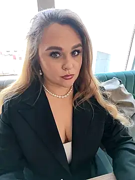 Juicy PeachLux online show from May 8, 2026, 6:08 am