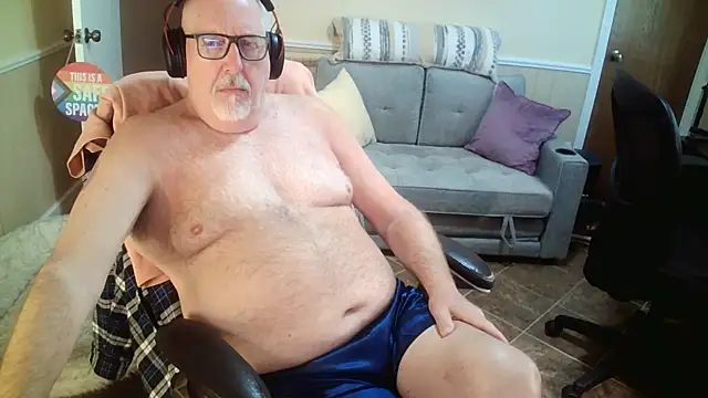 superbearboss online show from May 7, 2026, 5:40 pm