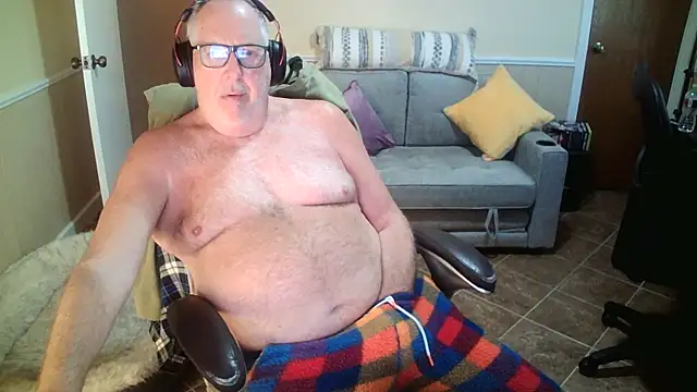 superbearboss online show from June 15, 2026, 8:33 pm