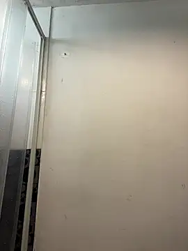 Karina Leon online show from April 24, 2026, 6:21 pm