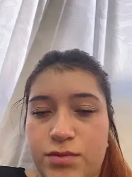 Karina Leon online show from June 17, 2026, 8:21 pm