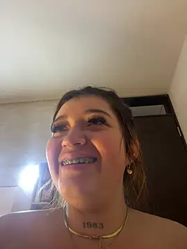 Karina Leon online show from July 2, 2026, 3:23 am