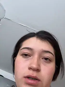 Karina Leon online show from July 28, 2026, 7:04 pm