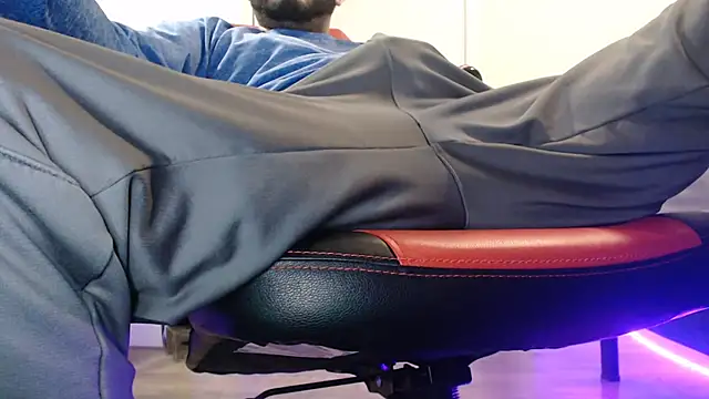 magnumbull online show from March 9, 2025, 9:46 pm