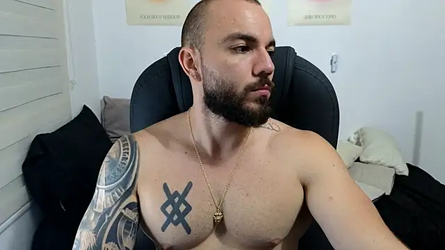 Snapshot of Isaac_Carter chatting on March 31, 2026, 12:01 am Isaac Carter online show from March 31, 2026, 12:01 am