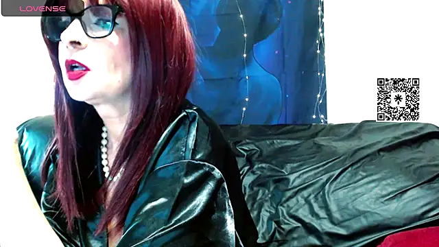 AnoukCavin online show from June 19, 2026, 10:24 pm