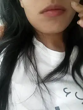 Snapshot of saraaxx1 chatting on October 8, 2025, 4:04 pm saraaxx1 online show from October 8, 2025, 4:04 pm